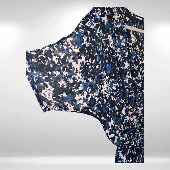 Express Black Floral V-neck Sheer Elastic Cinch Waist Short Sleeve Flowy Blouse - Picture 3 of 5